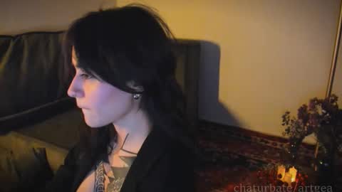 Linda  independent model artgeea online show from 11.26.25