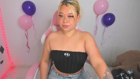 Snapshot of arthemiss033 chatting on 11.03.25 Val online show from 11.03.25