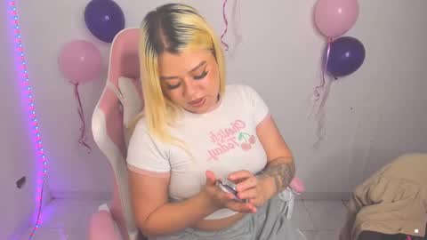 Snapshot of arthemiss033 chatting on 11.24.25 Val online show from 11.24.25