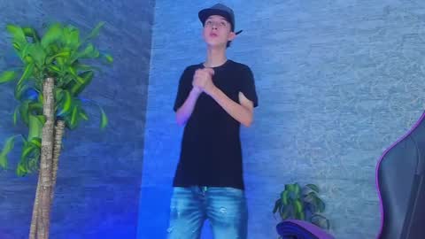 Snapshot of arthurcox_ chatting on 09.24.25 arthurcox_ online show from 09.24.25