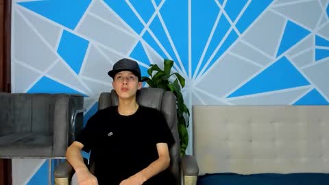 Snapshot of arthurcox_ chatting on 10.05.25 arthurcox_ online show from 10.05.25