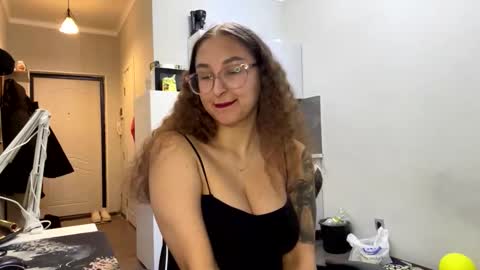 Snapshot of arthurmomaya chatting on 02.17.26 Mia online show from 02.17.26