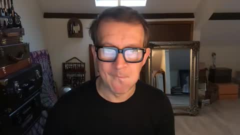 Snapshot of artisterotic chatting on 12.15.25 artisterotic online show from 12.15.25