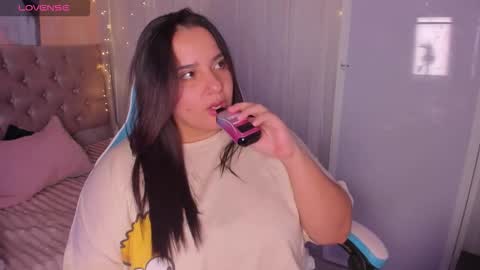 Snapshot of artmisa0519 chatting on 10.22.25 artmisa0519 online show from 10.22.25