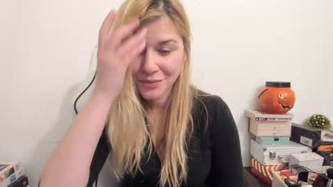 MIA online show from 02.08.25