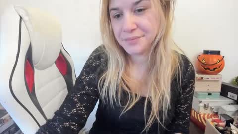 MIA online show from 02.11.25