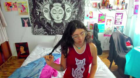 Snapshot of artsycherry chatting on 04.05.26 Isabella Cherry online show from 04.05.26