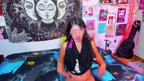 Snapshot of artsycherry chatting on 05.21.26 Isabella Cherry online show from 05.21.26
