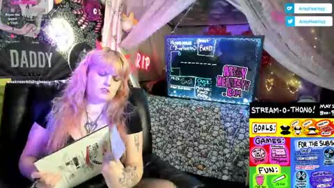 ArtsyHeartsyy online show from 05.02.26