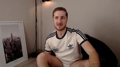 Snapshot of arturswan chatting on 12.14.25 Artur Swan online show from 12.14.25