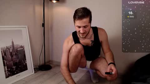 Snapshot of arturswan chatting on 12.22.25 Artur Swan online show from 12.22.25