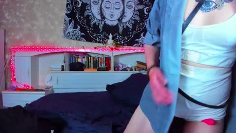 Aru online show from 10.16.25