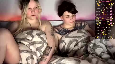 Arya brunett and Cassie blond online show from 03.10.25