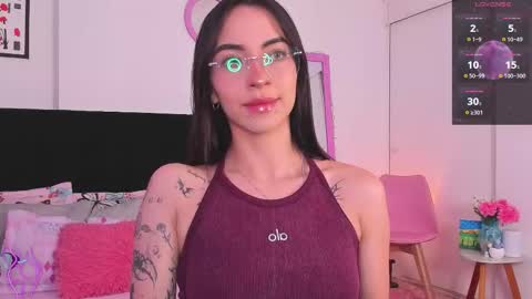 Snapshot of aryane_art_ chatting on 11.09.25 carol online show from 11.09.25