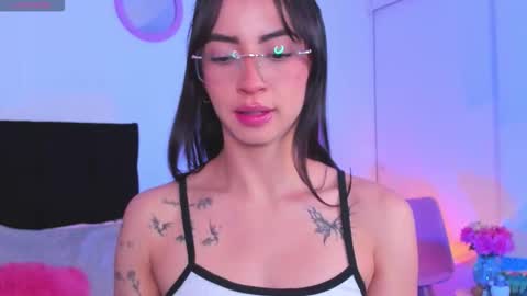 Snapshot of aryane_art_ chatting on 11.14.25 carol online show from 11.14.25