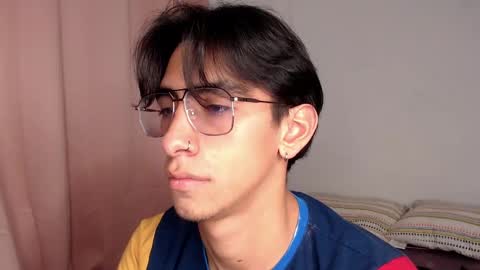 Snapshot of ash_v1 chatting on 11.18.25 Ash online show from 11.18.25