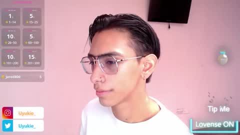 Snapshot of ash_v1 chatting on 12.18.25 Ash online show from 12.18.25