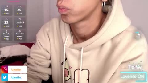 Snapshot of ash_v1 chatting on 12.22.25 Ash online show from 12.22.25