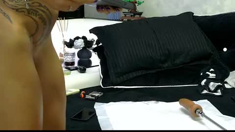 Snapshot of ashadevon_fit chatting on 12.19.24 Asha online show from 12.19.24