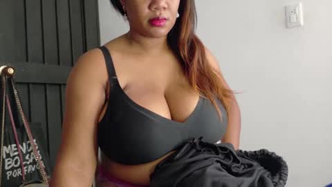 Snapshot of ashanty_1012 chatting on 10.28.25 ashanty_1012 online show from 10.28.25