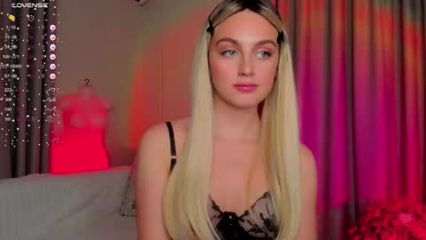 Snapshot of ashbunny_ chatting on 09.12.25 your pretty Ashley online show from 09.12.25