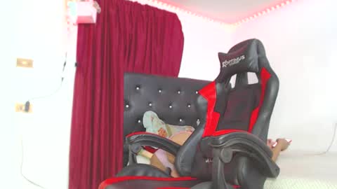 ashelyhots9inches online show from 04.30.26