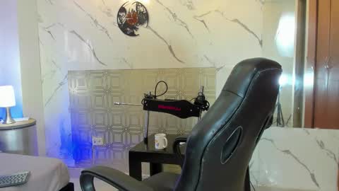 Snapshot of asher_lux chatting on 02.28.26 Asher online show from 02.28.26