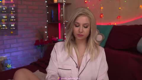 Snapshot of asherat69 chatting on 11.16.25 Anna Anya online show from 11.16.25