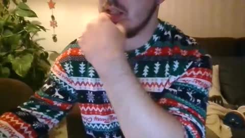 Snapshot of ashiat chatting on 12.22.25 ashiat online show from 12.22.25