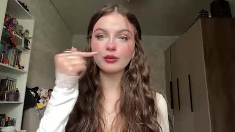 Snapshot of ashleighgittinger chatting on 07.05.26 Eva online show from 07.05.26