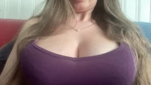 Snapshot of ashley0069xx chatting on 04.23.26 ashley0069xx online show from 04.23.26