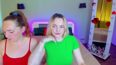 Snapshot of ashley_crashly chatting on 05.21.26 Alina online show from 05.21.26