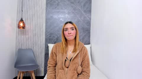 ashley_miller26 online show from 01.26.25