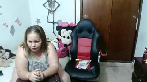 ashley pink11 online show from 10.21.25