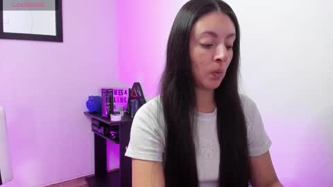 Snapshot of ashleybazan1 chatting on 11.18.25 Ashley online show from 11.18.25