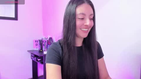 Snapshot of ashleybazan1 chatting on 11.22.25 Ashley online show from 11.22.25