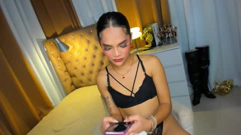 Snapshot of ashleyfuckinghash chatting on 11.10.25 ashleyfuckinghash online show from 11.10.25