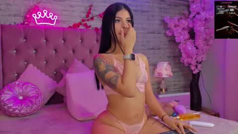 Snapshot of ashleynelsonn chatting on 12.16.25 ashleynelsonn online show from 12.16.25