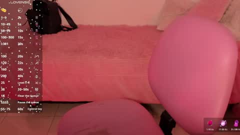 Snapshot of ashleyroys_111 chatting on 08.06.26 dahiana online show from 08.06.26