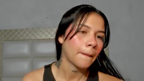 Snapshot of ashleytravis_ chatting on 12.15.25 online show from 12.15.25