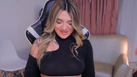 Ashley Lauren online show from 10.03.25