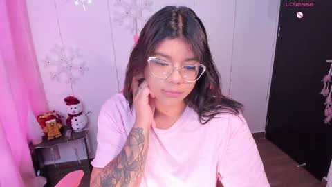 Snapshot of ashleyy18__ chatting on 12.27.24 Ashleyy18   online show from 12.27.24