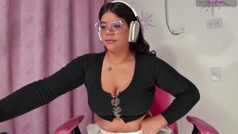 Snapshot of ashleyy18__ chatting on 02.09.25 Ashleyy18   online show from 02.09.25