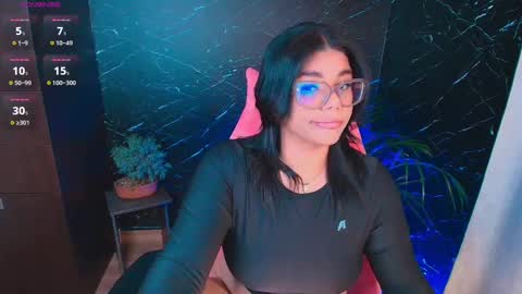 Snapshot of ashleyy18__ chatting on 11.22.25 Ashleyy18 online show from 11.22.25