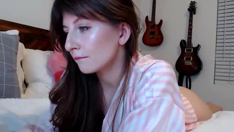 Snapshot of ashleyyylove13 chatting on 10.16.25 Ashley Love online show from 10.16.25