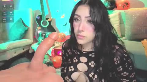 Snapshot of ashlynnlowe_ chatting on 10.08.25 Ash online show from 10.08.25