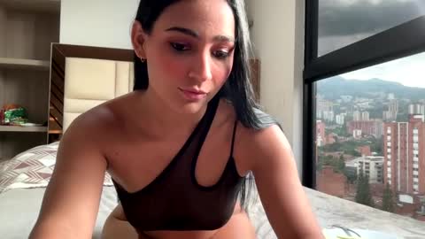Ashly Rouxx online show from 04.30.26