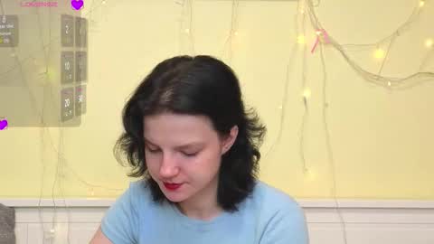 Snapshot of ashlyvincente chatting on 12.18.25 Kristine online show from 12.18.25