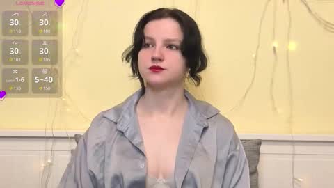 Snapshot of ashlyvincente chatting on 12.20.25 Kristine online show from 12.20.25