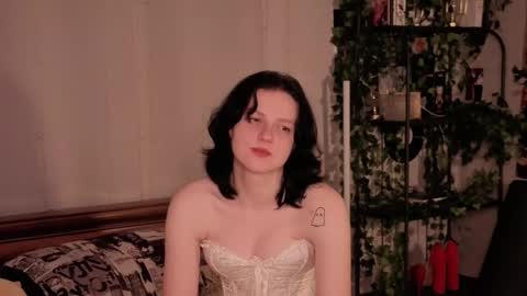 Snapshot of ashlyvincente chatting on 01.12.26 Kristine online show from 01.12.26